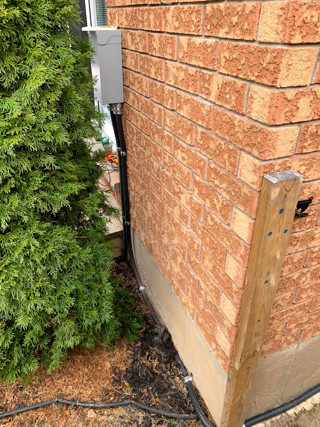 N&N Electrical Services Inc | 68 Pearce Ave, St. Catharines, ON L2M 6N4, Canada | Phone: (905) 325-0882
