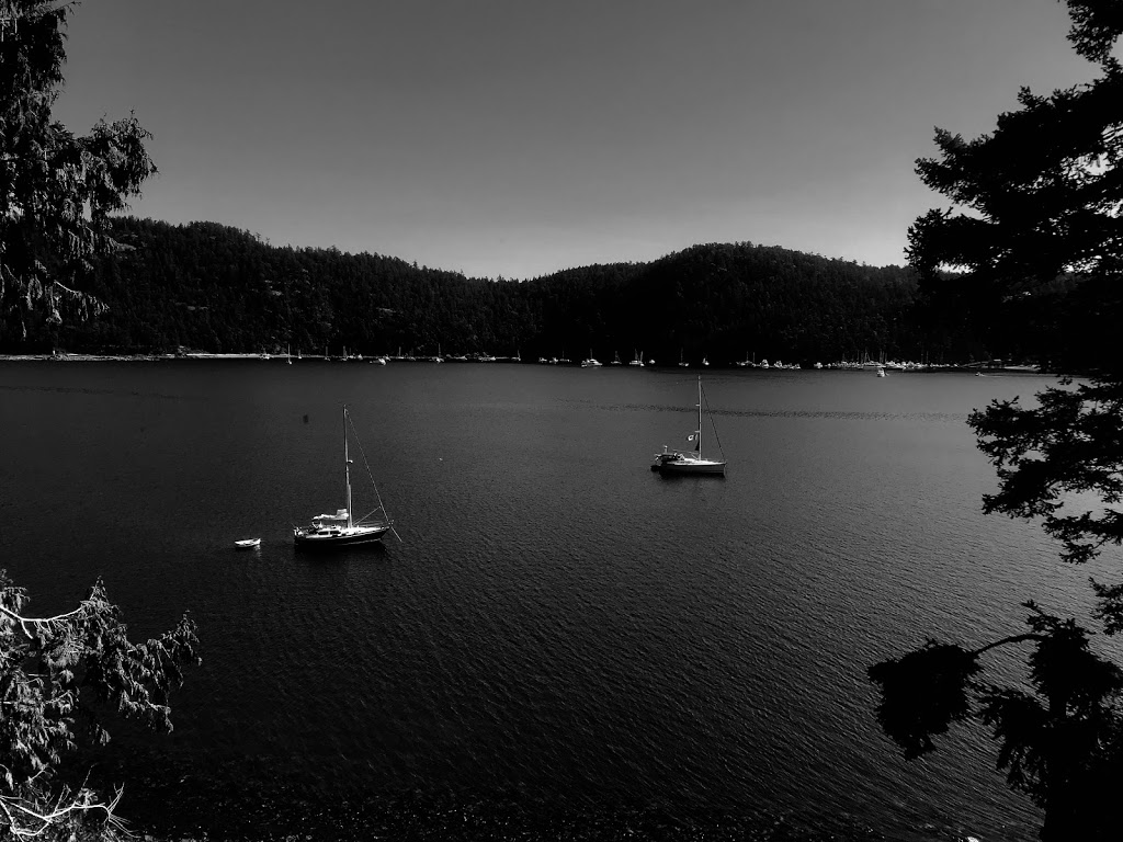 Shangrila waterfront vacation home | 7911 Bedwell Dr, Pender Island, BC V0N 2M2, Canada | Phone: (250) 984-8109