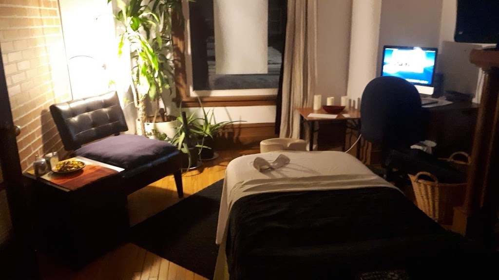 Elements Massage Therapy, RMT | 641 MacLaren St, Ottawa, ON K1R 5L1, Canada | Phone: (613) 676-1255