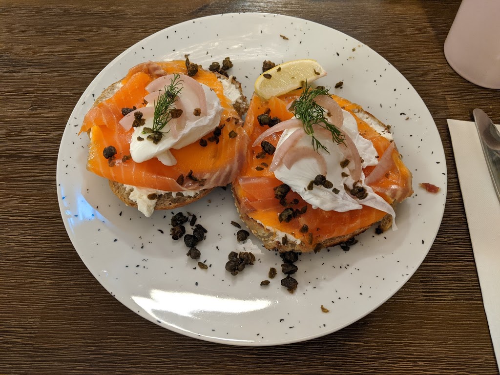 Almond Butterfly Dundas | Bistro | 792 Dundas St W, Toronto, ON M6J 1V1, Canada | Phone: (416) 862-2030