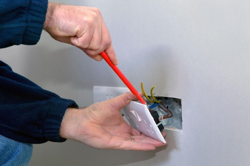 Ammeter Electric | 10777 Guilbride Rd, Ladysmith, BC V9G 2B3, Canada | Phone: (250) 246-4899