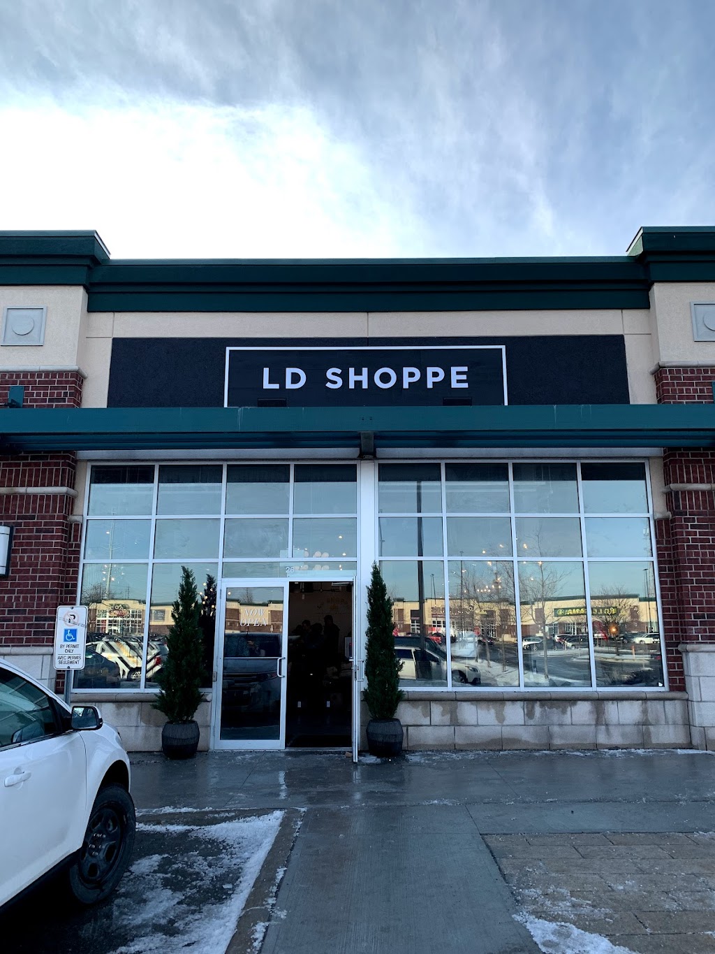 LD Shoppe | 26-100 Trainyards Dr, Ottawa, ON K1G 3S2, Canada | Phone: (800) 814-6044