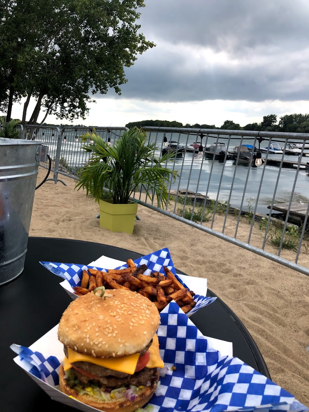 Restaurant Marina Boucherville | 535 Boulevard Marie-Victorin, Boucherville, QC J4B 8T4, Canada | Phone: (450) 449-4616