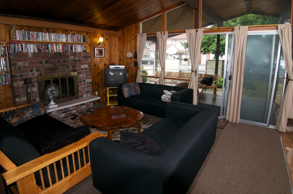 Birch Bay Cabin Rental | 7358 Birch Bay Dr, Blaine, WA 98230, USA | Phone: (778) 786-0922
