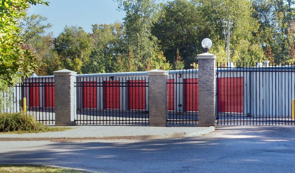 Vaultra Self-Storage - Lundys Treasure Chest | 6550 Oakwood Dr, Niagara Falls, ON L2G 0H9, Canada | Phone: (905) 356-6500