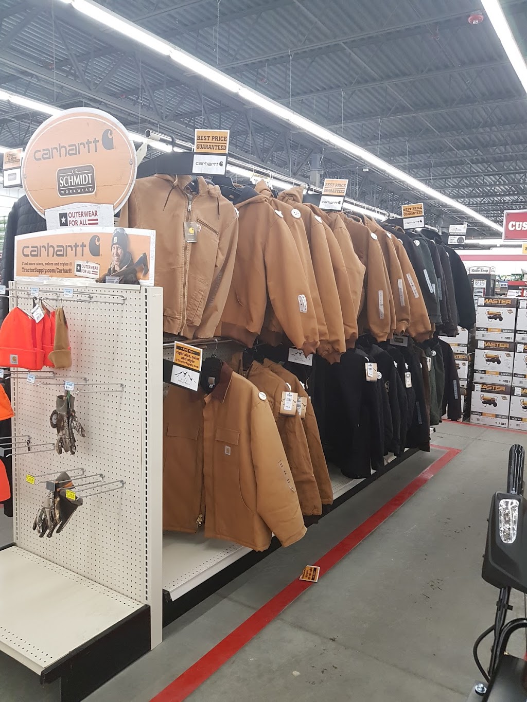 Tractor Supply Co. | 124 Commerce Way, Newport, VT 05855, USA | Phone: (802) 334-2944