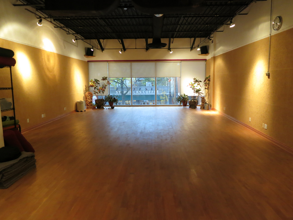 Beach Yoga Centre | 1977 Queen St E, Toronto, ON M4L 1J1, Canada | Phone: (416) 820-7167