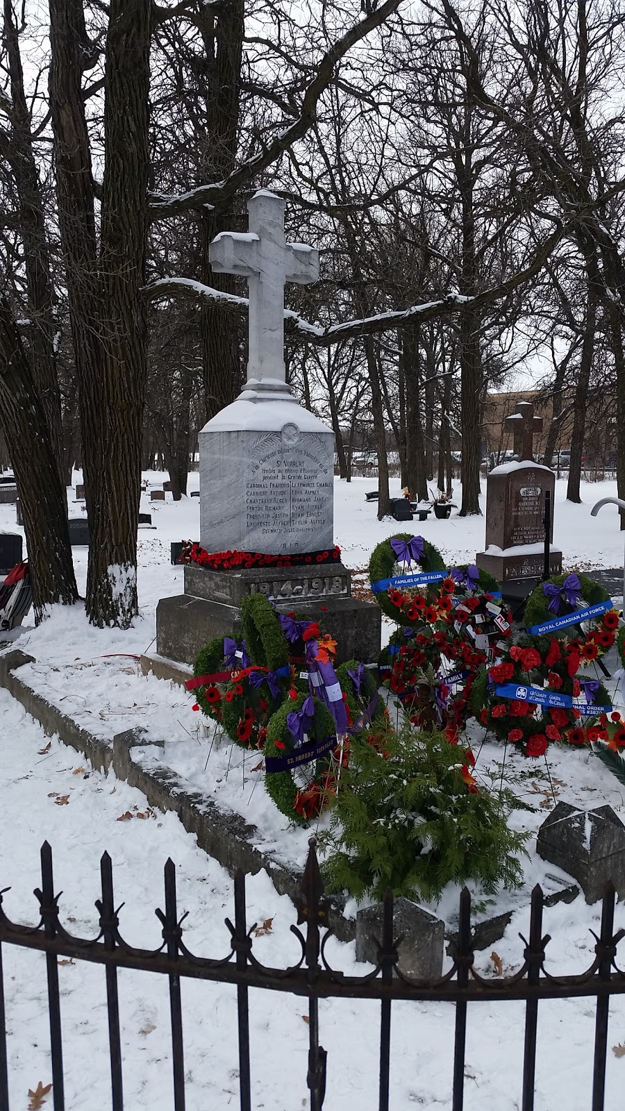 St. Norbert Cenotaph | 898-870 Avenue Ste Therese, Winnipeg, MB R3V 1H7, Canada