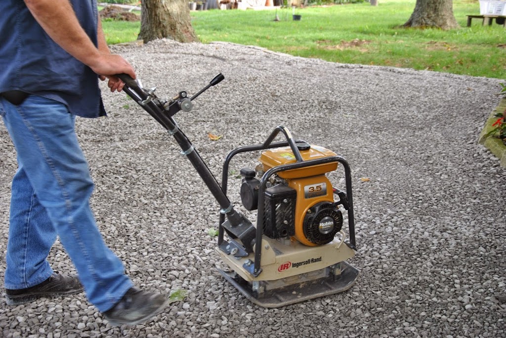 Move Dirt Equipment | 9801 York St, York, ON N0A 1R0, Canada | Phone: (905) 978-2626