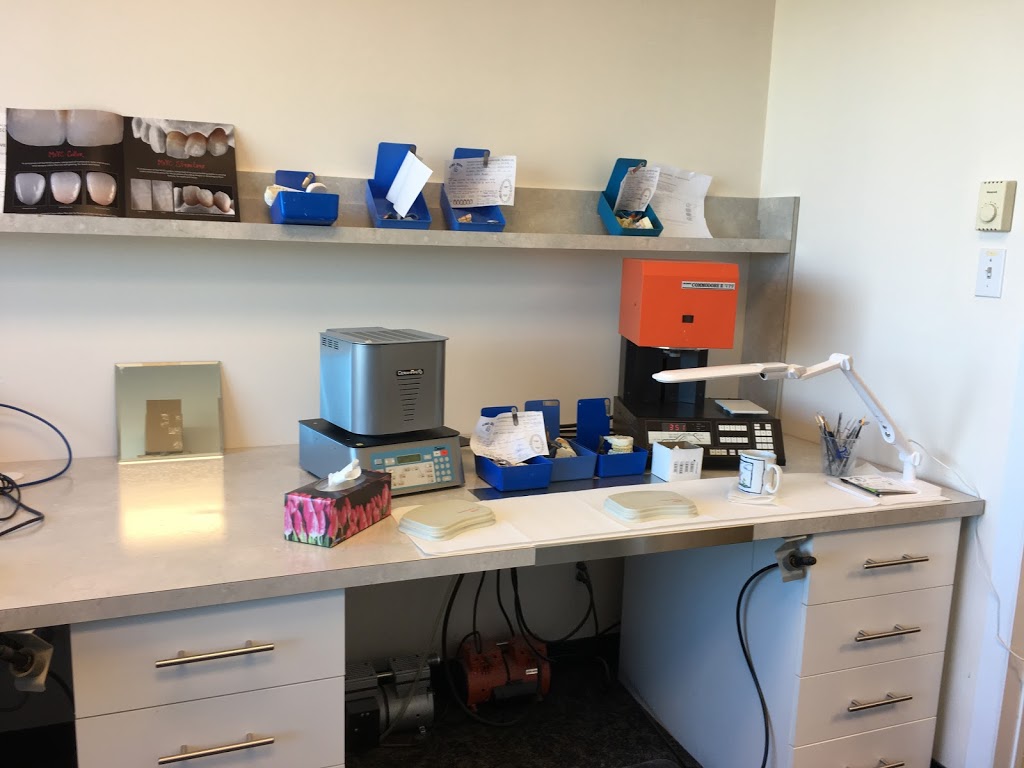 Laboratoire Dentaire Ciro-Dent Inc | 4000 Boulevard le Corbusier, Laval, QC H7L 5R2, Canada | Phone: (450) 937-2833