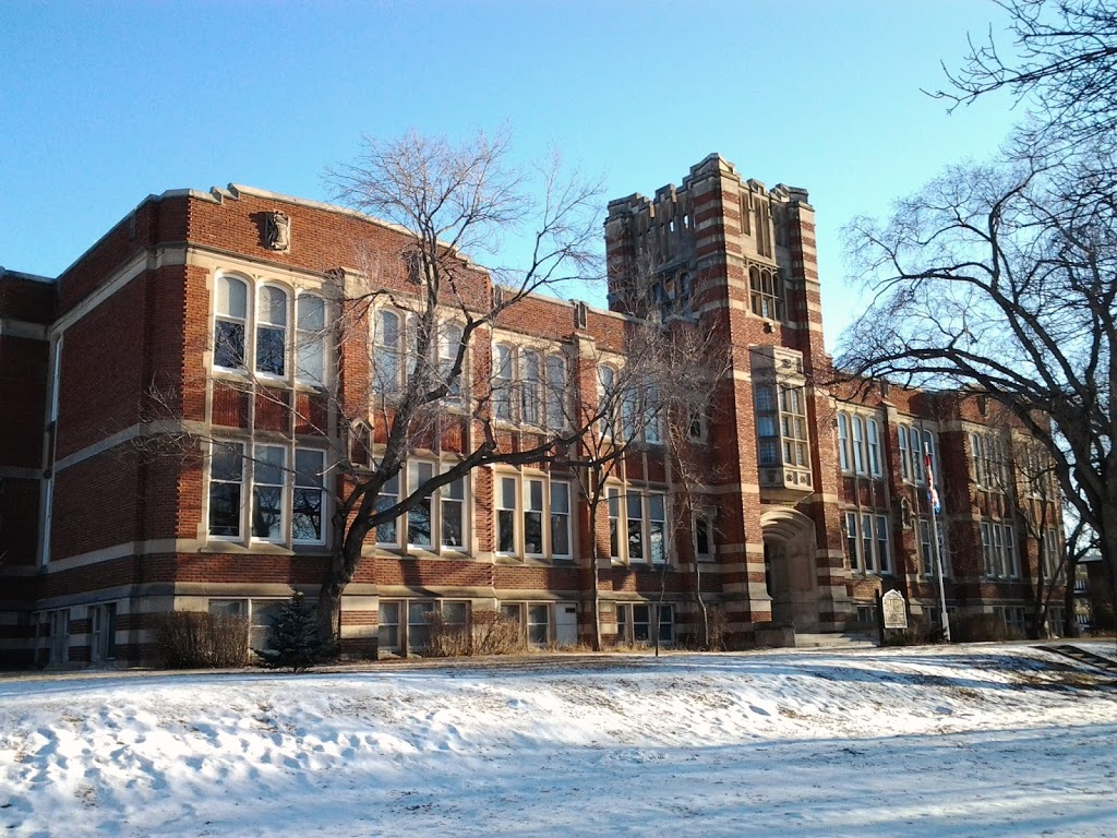 Academy at King Edward | 8525 101 St NW, Edmonton, AB T6E 3Z4, Canada | Phone: (780) 439-1368