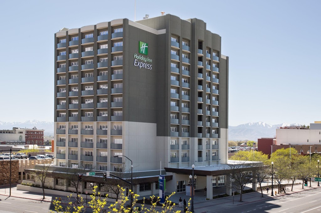 Holiday Inn Express & Suites Calgary Airport Trail NE | 41 Freeport Cres NE, Calgary, AB T3J 0T7, Canada | Phone: (403) 274-7800
