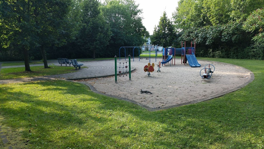 Villeret Park | Rue Meloche, Pierrefonds, QC H9K 1N5, Canada | Phone: (514) 872-4946