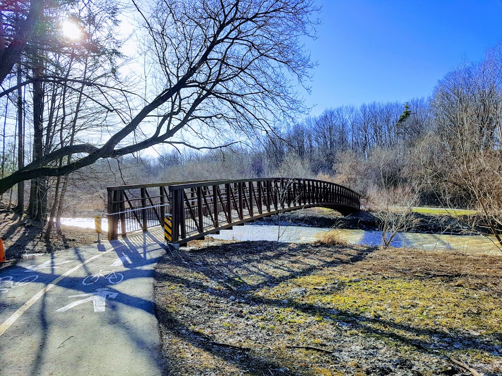 Wood Creek | 4333 Garnetwood Chase, Mississauga, ON L4W 2H1, Canada