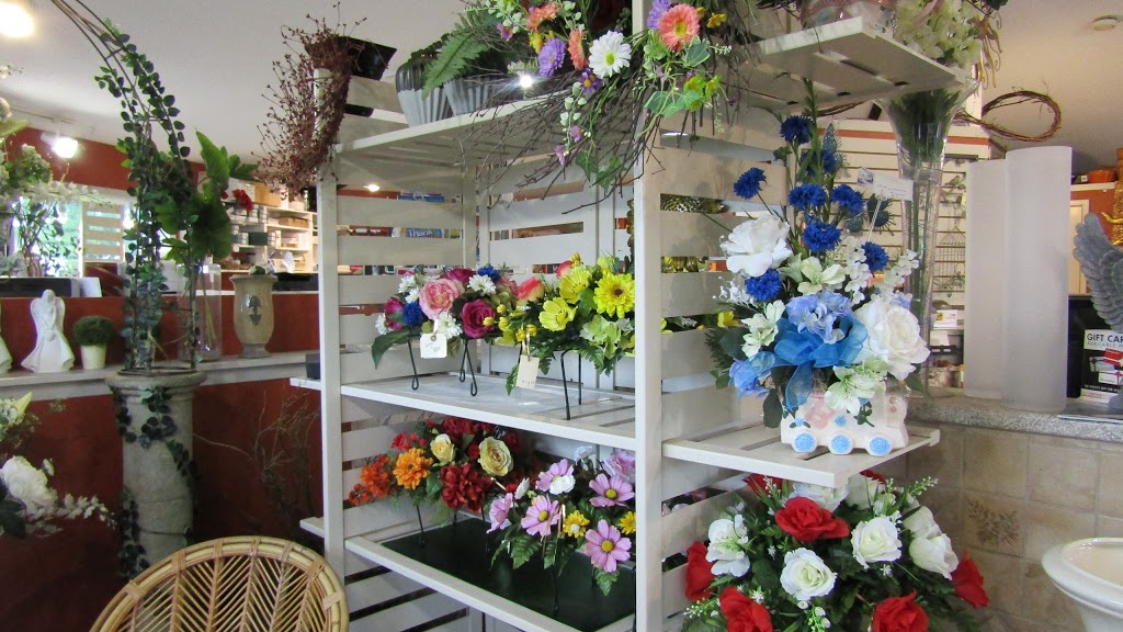 Neils Flowers Ltd. | 1622 Sydenham Rd, Kingston, ON K7L 4V4, Canada | Phone: (613) 542-9929