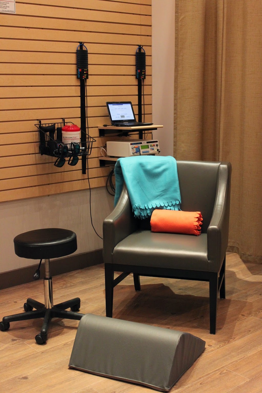 Solaj Laser & Physiotherapy Clinic | 3268 King George Blvd #6, Surrey, BC V4P 1A5, Canada | Phone: (604) 385-3358