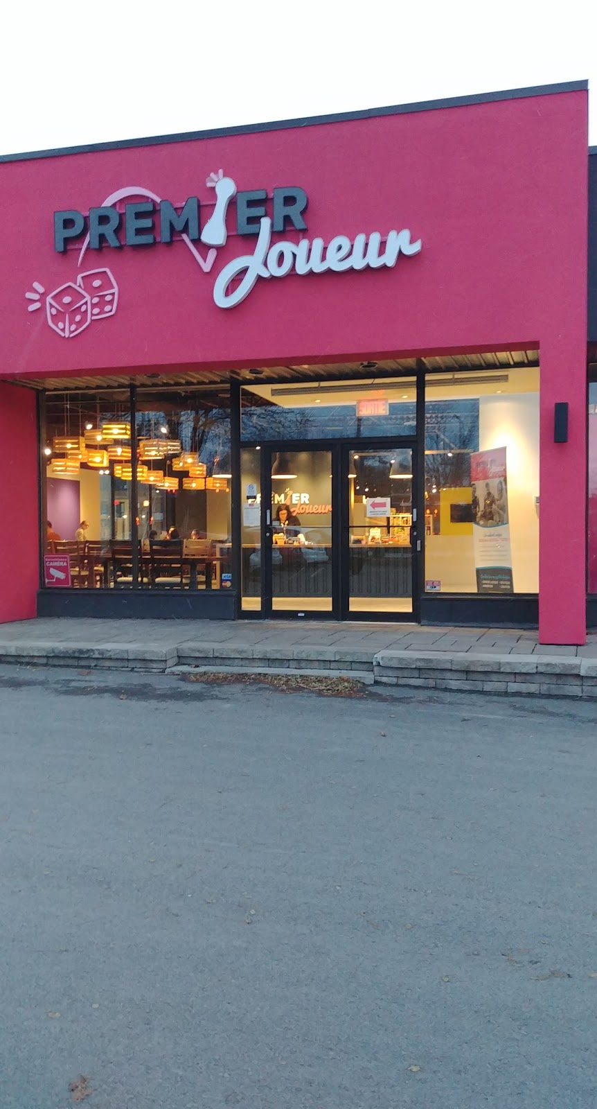 Premier Joueur | 2000 Boulevard le Corbusier, Laval, QC H7S 2C9, Canada | Phone: (450) 934-5389