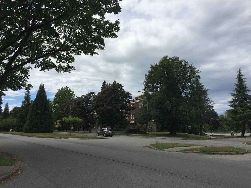 Lord Byng Secondary School | 3939 W 16th Ave, Vancouver, BC V6R 2C9, Canada | Phone: (604) 713-8171
