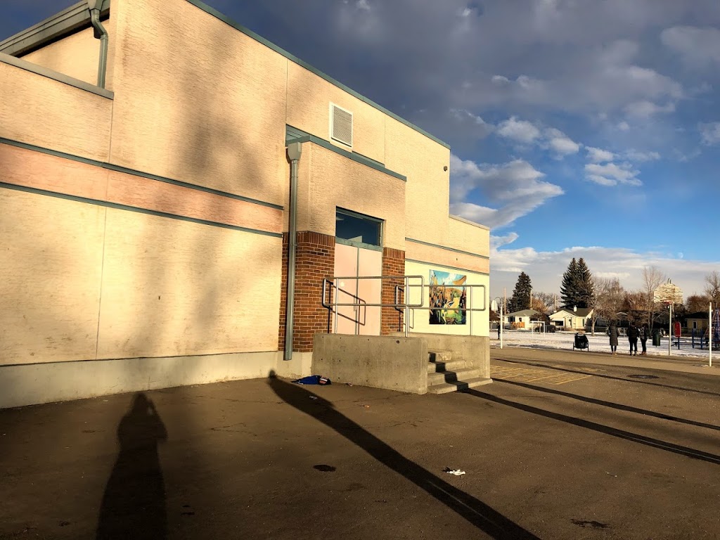 Mount View School | 2004 4 St NE, Calgary, AB T2E 3T8, Canada | Phone: (403) 777-6300