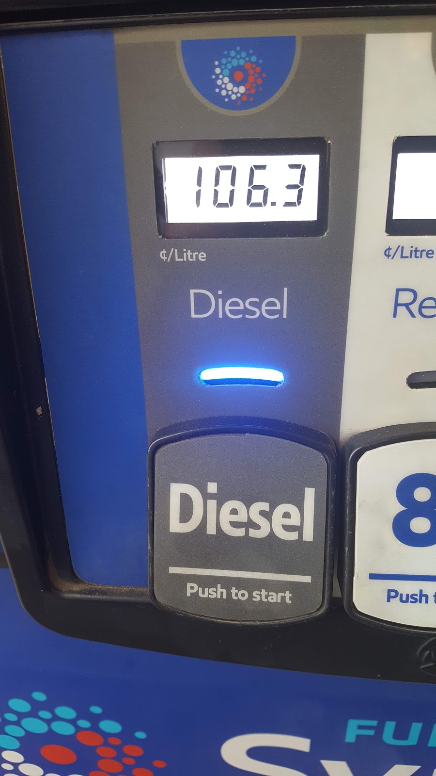 Mobil | 2805 Eglinton Ave W, Mississauga, ON L5M 6J3, Canada | Phone: (905) 569-7473