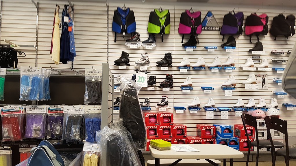 Place du Patin | 935 Boulevard de la Cité-des-Jeunes, Vaudreuil-Dorion, QC J7V 0H2, Canada | Phone: (450) 455-6373