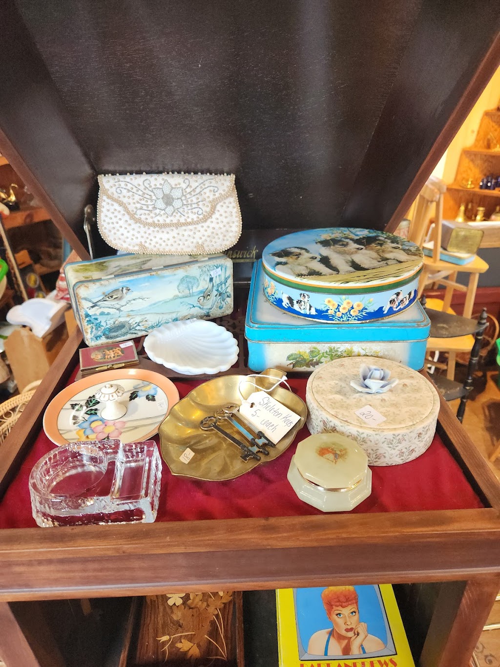 Vintage Colour Furniture and Decor | 559 Chem. Leblanc, Saint-Andre-LeBlanc, NB E4P 6B2, Canada | Phone: (506) 312-0728