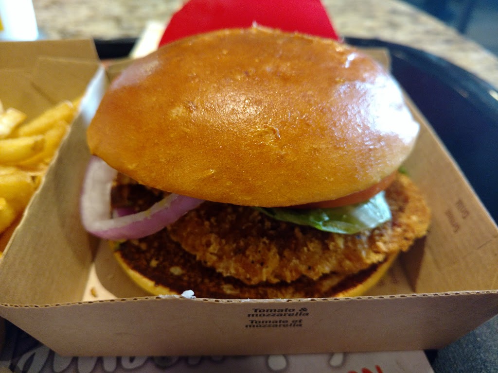 McDonalds | 370 Boulevard Harwood, Vaudreuil-Dorion, QC J7V 7H4, Canada | Phone: (450) 455-3353
