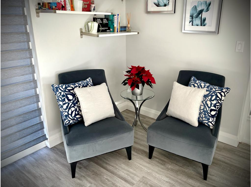 Brianna Urquhart | 2 Heath St, Hamilton, ON L8H 3Y5, Canada | Phone: (905) 388-5166