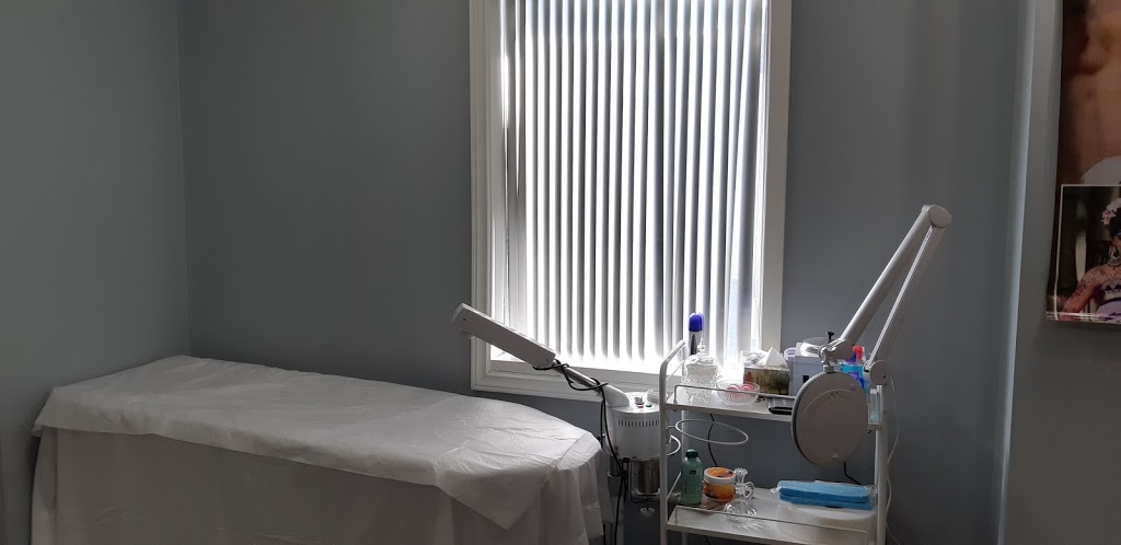 Dazzling Beauty ( Ladies Only) | 98 King St W, Bowmanville, ON L1C 1R4, Canada | Phone: (289) 927-7329