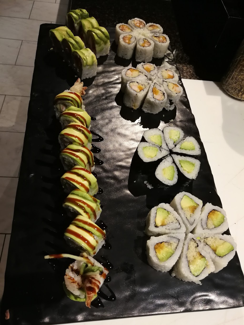 Hinata Sushi & Asian Cuisine | 6 Campbell St, Whitby, ON L1M 1A2, Canada | Phone: (905) 425-8888