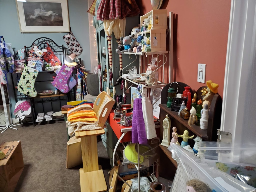 Jingls on 52 | 5123 52 St, Wabamun, AB T0E 2K0, Canada | Phone: (780) 892-4440