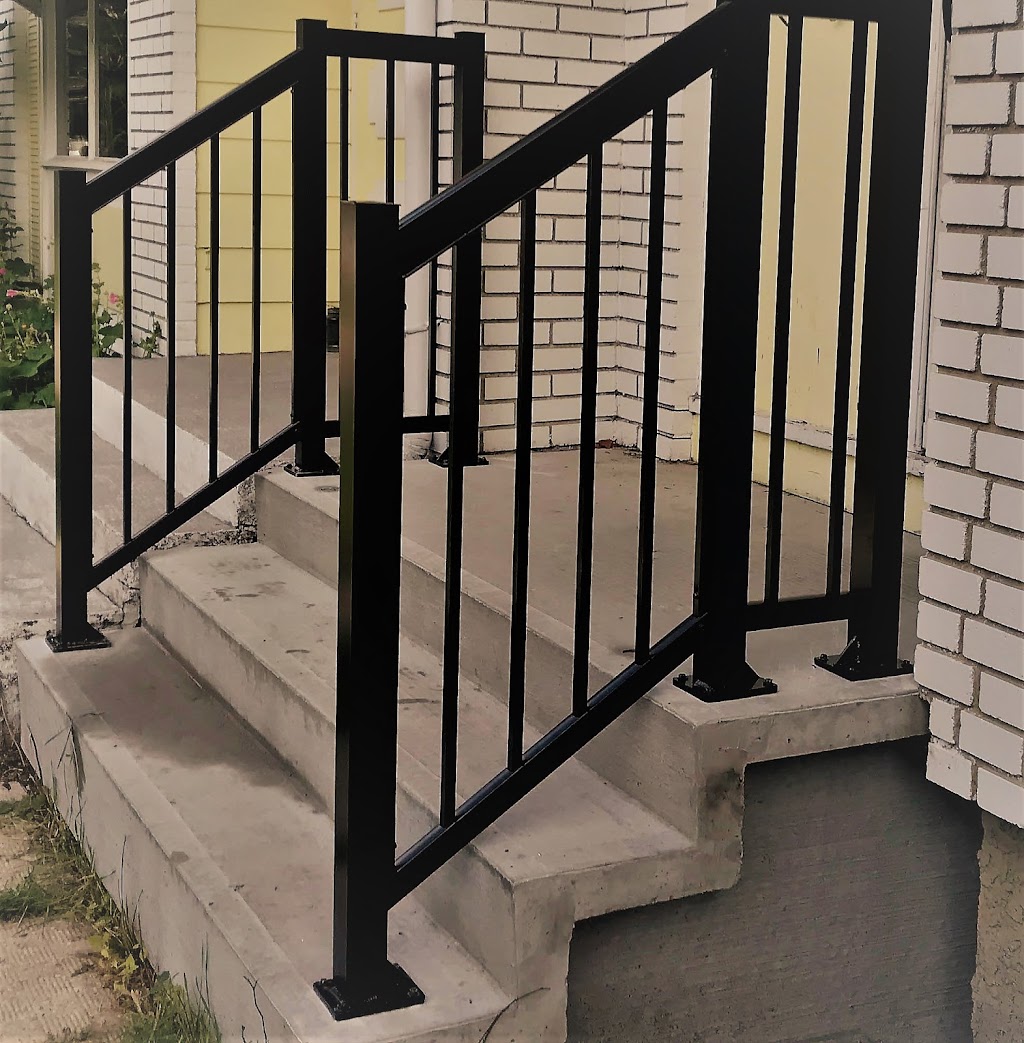 Winnipeg Deck and Rail | 1149 St Matthews Ave, Winnipeg, MB R3G 0J8, Canada | Phone: (204) 415-4422