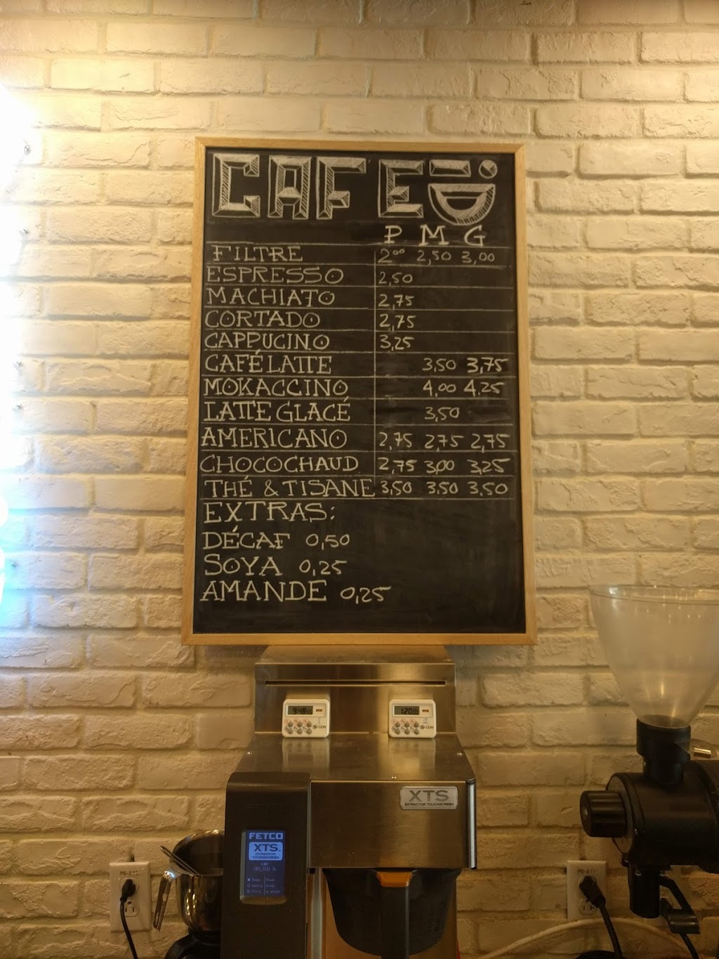 Café Candid | 2524 Rue Beaubien E, Montréal, QC H1Y 1G2, Canada
