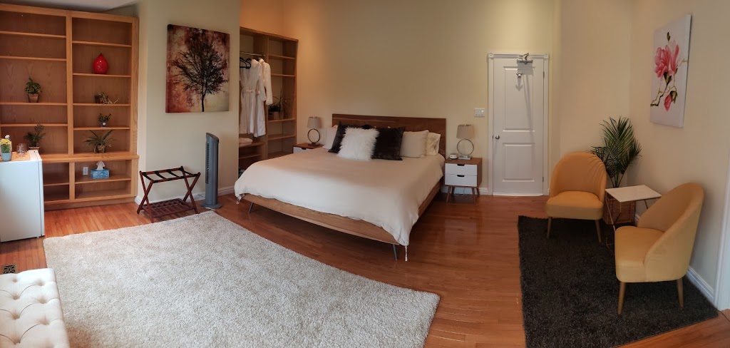 Anthonys Escape | 2727 County Rd 15, Prince Edward, ON K0K 2T0, Canada | Phone: (833) 984-1299