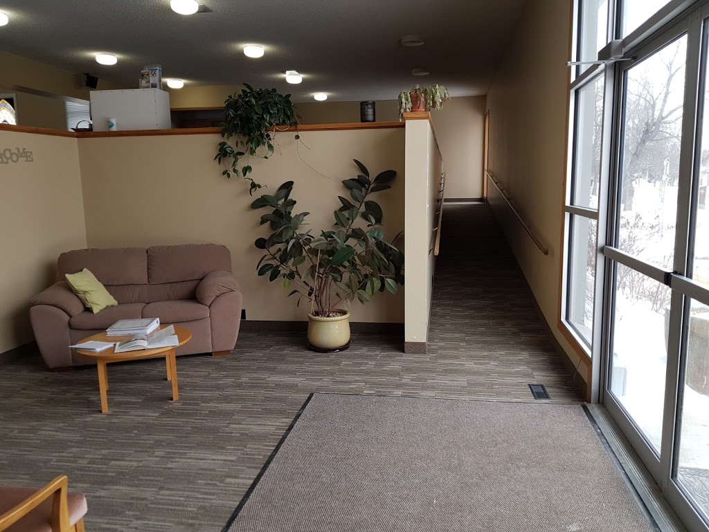 United Church of Steinbach | 541 Main St, Steinbach, MB R5G 0L5, Canada | Phone: (204) 326-3713