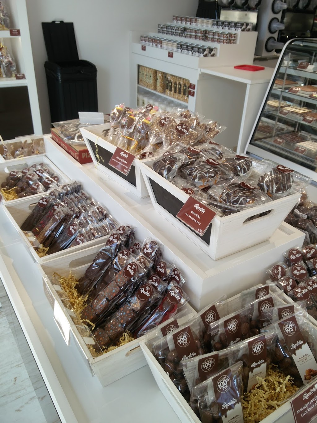 Chocolato | 861 Rue Saint Pierre, Terrebonne, QC J6W 1E6, Canada | Phone: (450) 326-3266
