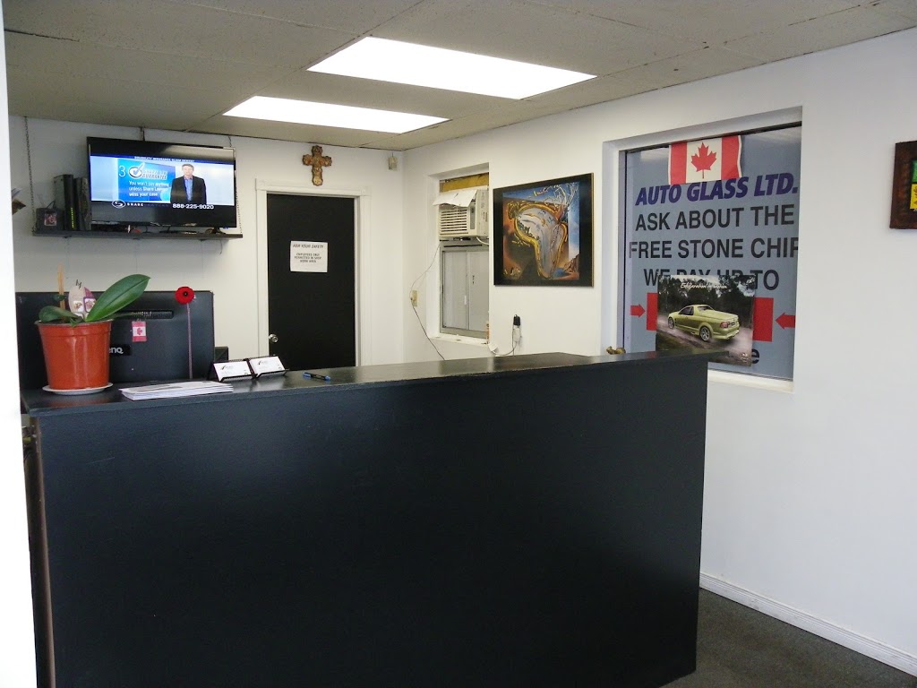 Select Auto Glass Centre Ltd | 11 Hart Dr, Barrie, ON L4N 5M3, Canada | Phone: (705) 733-2600