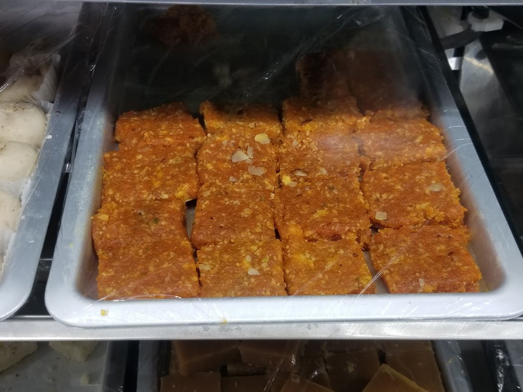 Tandoori Kitchen | 9080 25 Ave SW #130, Edmonton, AB T6X 2H4, Canada | Phone: (780) 250-9090