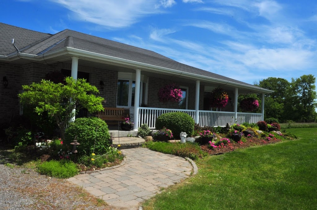 Golden Pathways Retreat and B&B | 3075 Wallace Point Rd, Peterborough, ON K9J 6Y3, Canada | Phone: (705) 745-4006