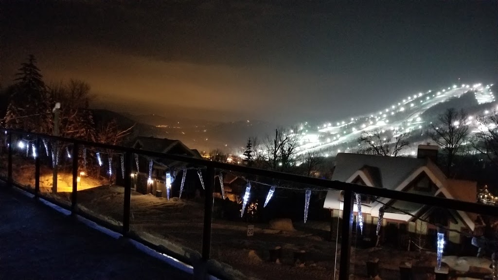 Stonehamchalet 21 Chemin blanc | 21 Chemin Blanc, Stoneham-et-Tewkesbury, QC G3C 0C8, Canada | Phone: (581) 308-6117