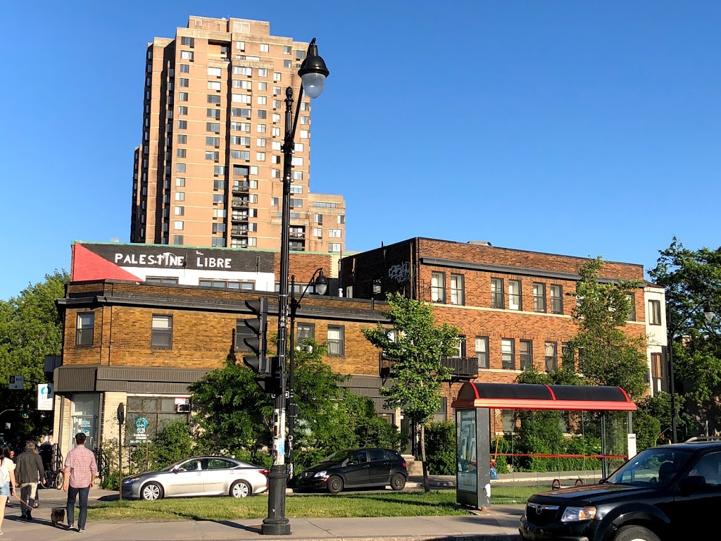 Place du parc | 300 Rue Léo Pariseau, Montréal, QC H2X 4B3, Canada | Phone: (514) 284-2900