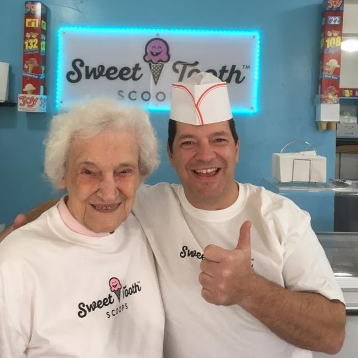 Sweet Tooth Scoops | 244 Barrie St, Thornton, ON L0L 2N0, Canada | Phone: (705) 291-1919