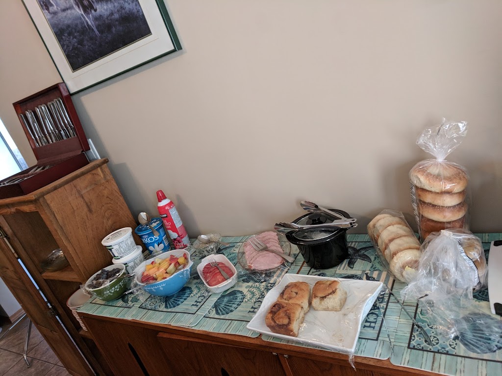 The Gemstone Guest House B & B | 321 E 200 N, Raymond, AB T0K 2S0, Canada | Phone: (587) 271-5020