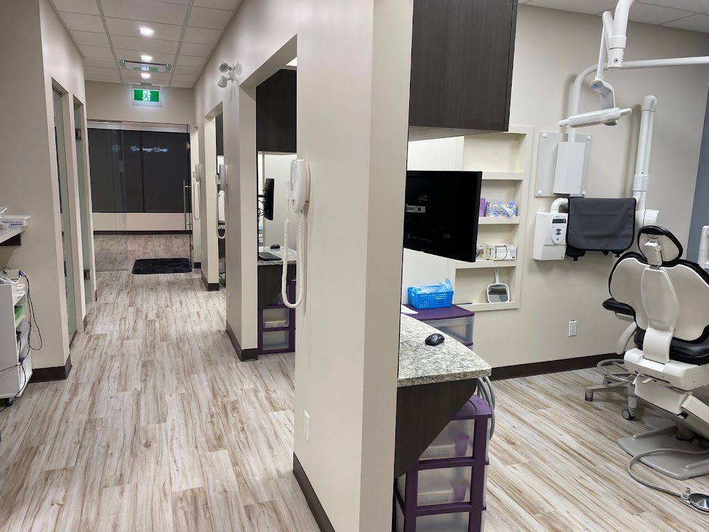Appleway Dental Clinic At Village Mall (North) | 6320 Gaetz Ave #14, Red Deer, AB T4N 4C6, Canada | Phone: (403) 347-6306