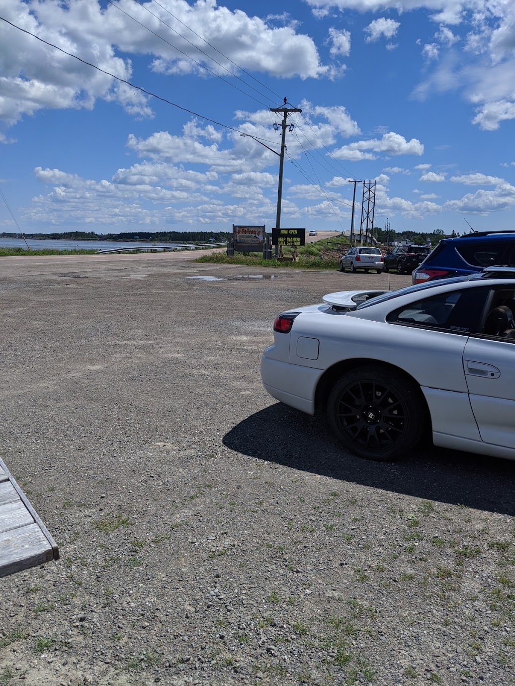 Le Pelican Beach Bar & Resto | 4692 NB-134, Cocagne, NB E4R 2Z5, Canada | Phone: (506) 576-7001