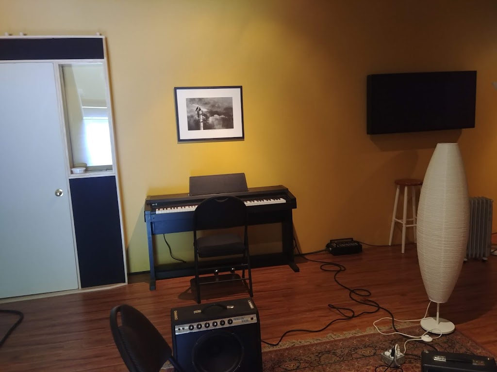 Summit School of Guitar Building | Goodyear Rd, Qualicum Beach, BC V9K 2A3, Canada | Phone: (250) 757-9903