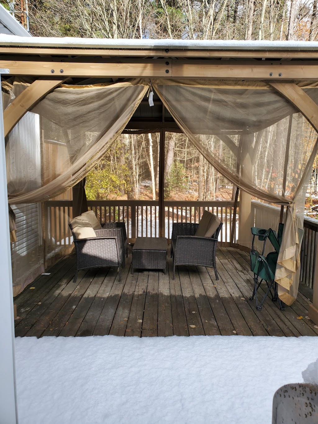 Sky Blue Cottage Retreat | 1130 Lone Pine Dr, Bracebridge, ON P1L 1X4, Canada | Phone: (647) 988-8209