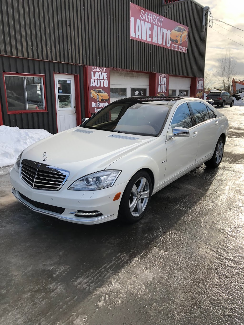 Lave Auto Samson | 250 B Blvd. Samson, Laval, QC H7X 2Y9, Canada | Phone: (450) 689-0004