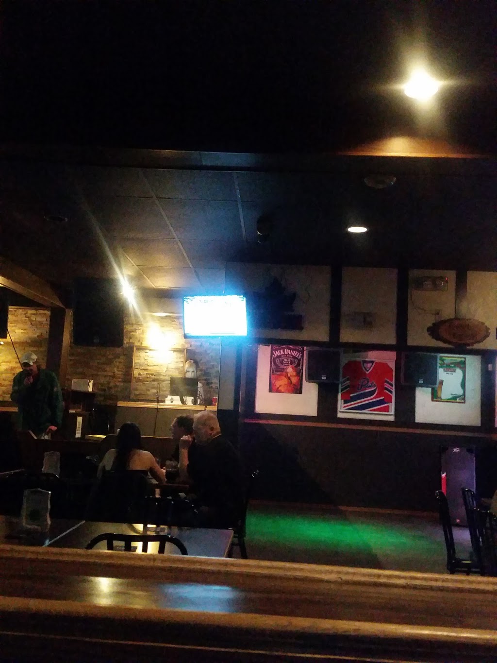 Crown & Hand Pub | 6330 Dewdney Ave, Regina, SK S4T 1E3, Canada | Phone: (306) 543-3535