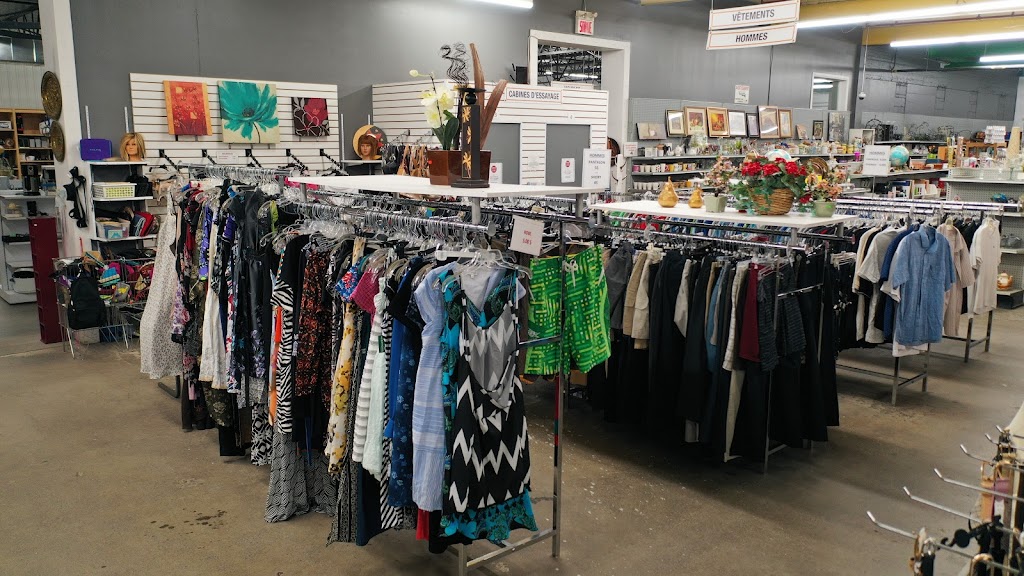 Le Magasin Général | 327 Rue Matton, Granby, QC J2G 7R1, Canada | Phone: (450) 378-0221